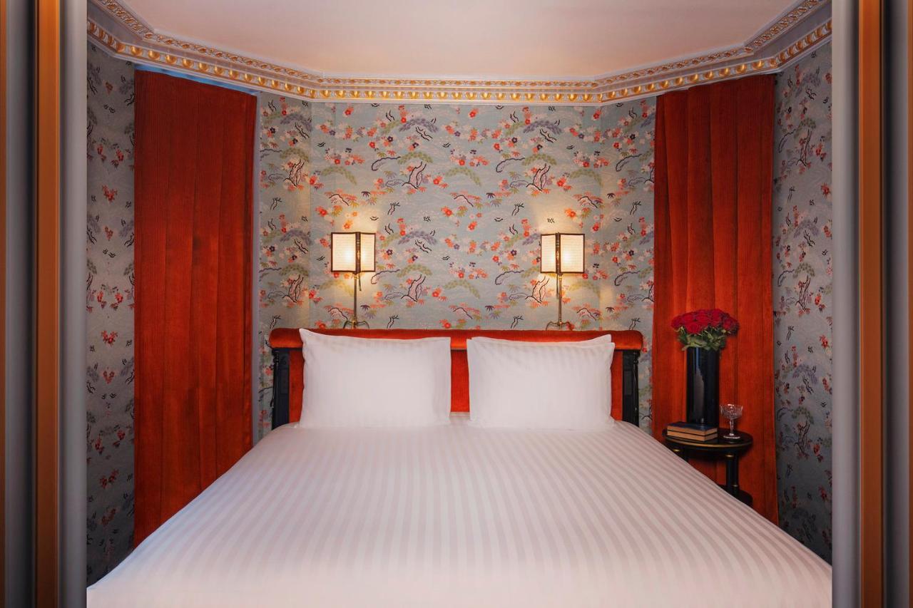 Maison Proust, & La Hotel Parijs