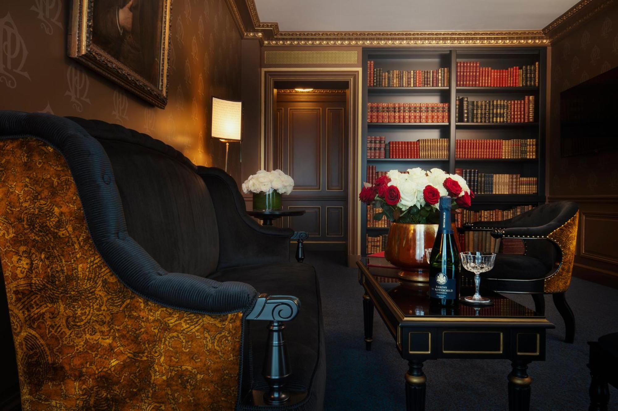 Maison Proust, & La Hotel Parijs